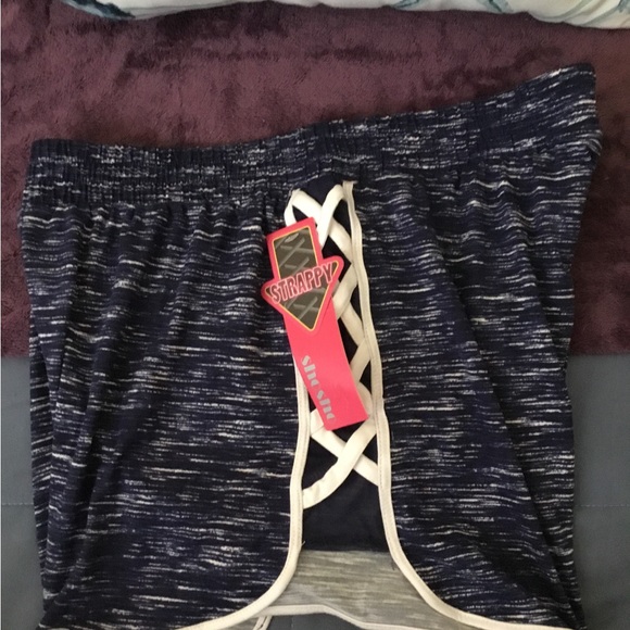 NWT Showsho Strappy Shorts Size Large - Picture 6 of 12